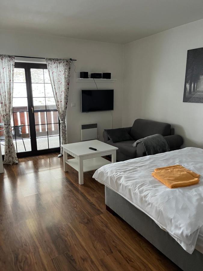 Apartman Viktoria 5 ルジョムベロク エクステリア 写真